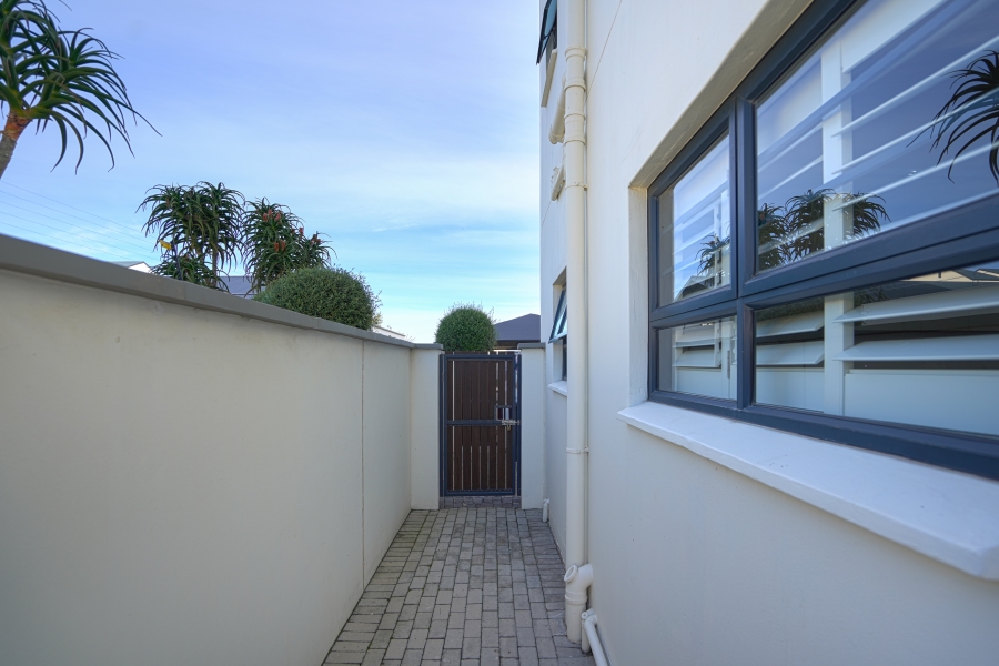 To Let 3 Bedroom Property for Rent in Sandown Western Cape